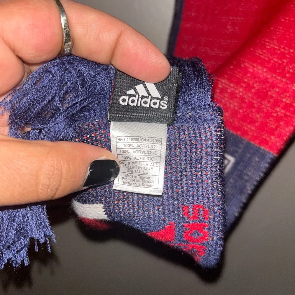 New York Red Bulls Soccer Scarf - red/navy branded fringed